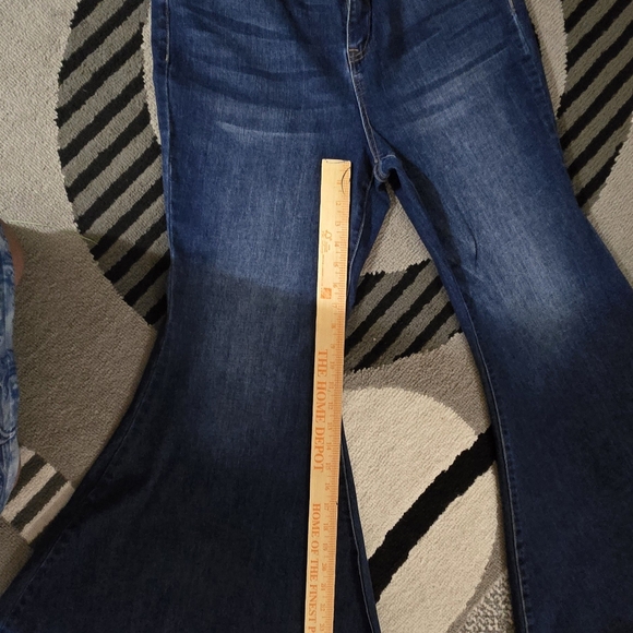 ELOQUII JEANS - Picture 5 of 10